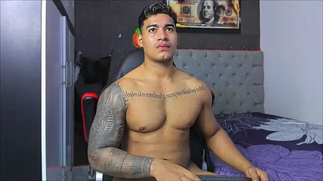 Snapshot of luigi_hot_ chatting on October 22, 3:10 am luigi hot online show from October 22, 3:10 am