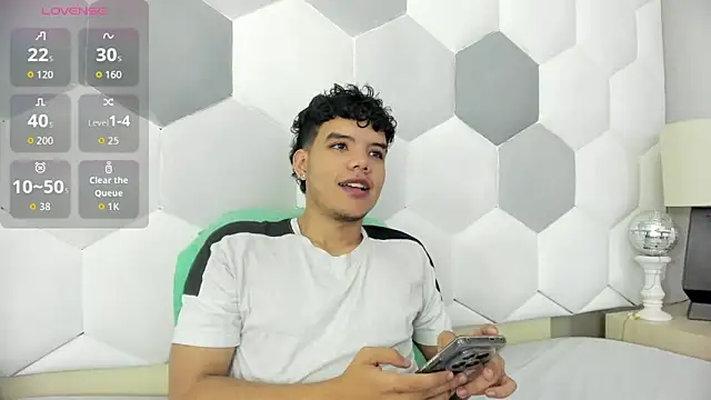 Snapshot of Axel_Forte chatting on October 6, 1:05 pm Axel Forte online show from October 6, 1:05 pm
