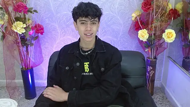 Snapshot of star_boyxx chatting on October 11, 2:43 pm star boyxx online show from October 11, 2:43 pm