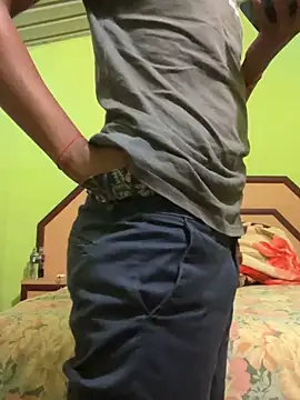 BttmGuy01 online show from April 7, 10:21 pm