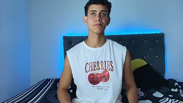 Snapshot of Maximiliano__Fire chatting on September 15, 7:04 pm Maximiliano Fire online show from September 15, 7:04 pm