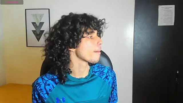 Snapshot of andres_ocasio chatting on October 4, 3:33 am andres ocasio online show from October 4, 3:33 am