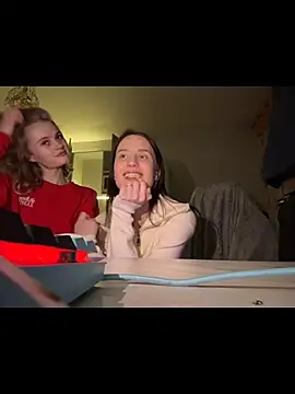 kisssssssss online show from March 1, 12:43 am