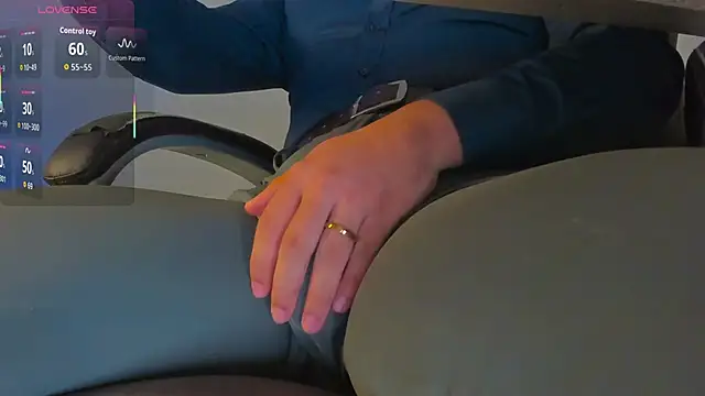 MxsterJohn online show from April 25, 6:05 am