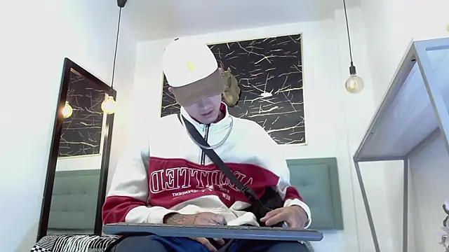 Patrick Rango online show from March 20, 3:43 am