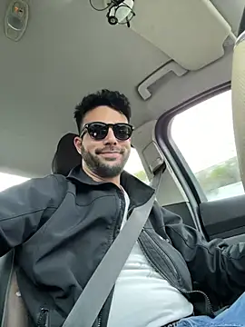 YJeromZCoxk online show from March 18, 3:44 pm