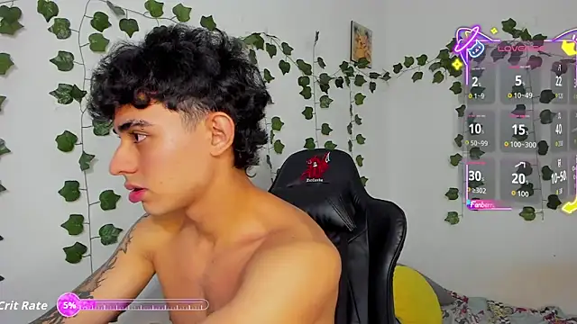 Snapshot of Noah_milleer chatting on October 11, 11:31 pm Noah milleer online show from October 11, 11:31 pm