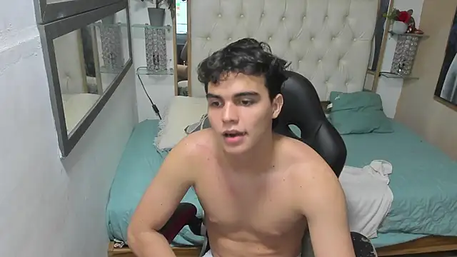 Snapshot of heiker_ chatting on September 29, 3:16 am heiker online show from September 29, 3:16 am