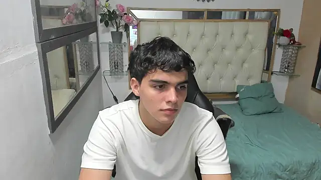 Snapshot of heiker_ chatting on September 25, 2:54 am heiker online show from September 25, 2:54 am