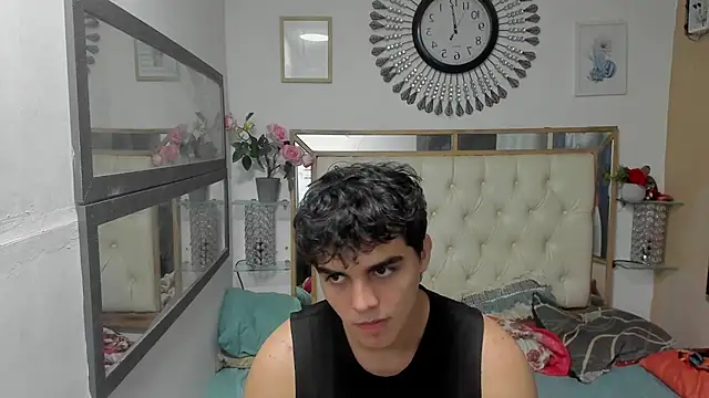 heiker  online show from October 19, 3:44 am