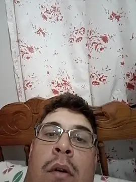 Edsonborges123 online show from December 2, 5:21 am