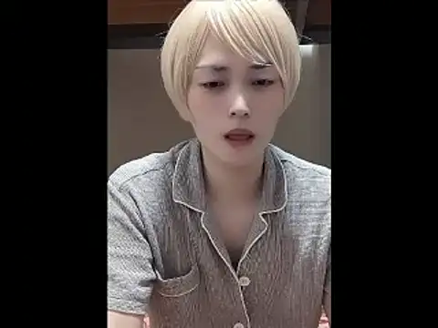 Snapshot of mgnhiroyuki chatting on October 16, 4:31 am mgnhiroyuki online show from October 16, 4:31 am