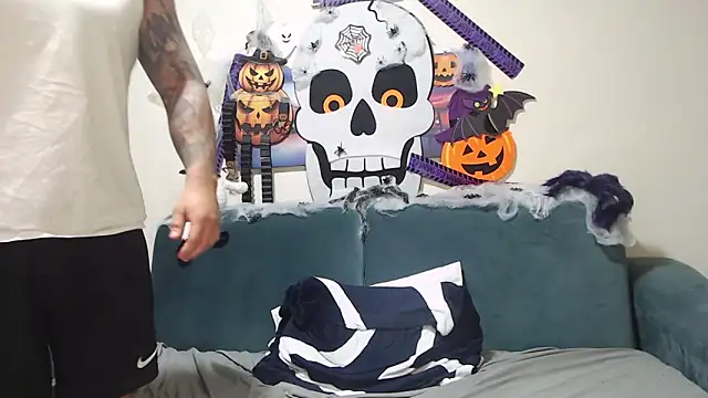 Snapshot of Tiberius_hunk chatting on October 29, 10:29 am Tiberius hunk online show from October 29, 10:29 am