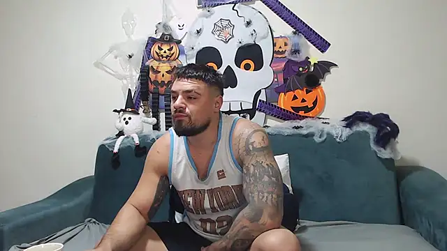 Snapshot of Tiberius_hunk chatting on October 28, 7:11 am Tiberius hunk online show from October 28, 7:11 am