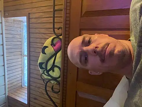 Mac ThunderCock online show from March 1, 5:16 pm