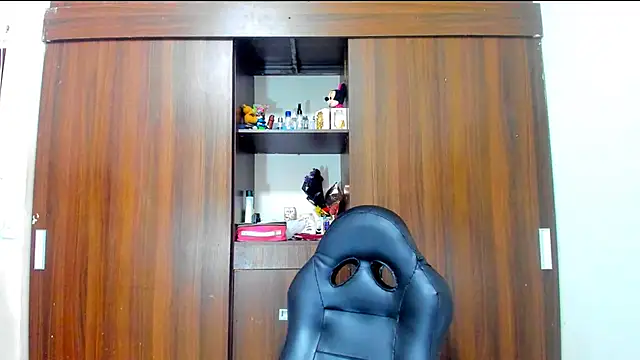 Dreamastercum  online show from November 21, 10:20 pm