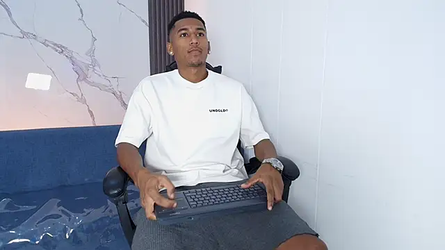 LexiAndDeker online show from November 29, 5:04 pm