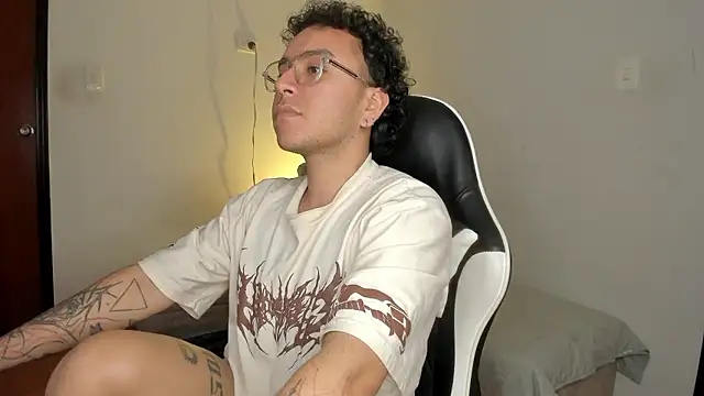 alex  montesco online show from January 12, 11:53 pm