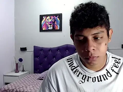 Snapshot of Alejandroo_22 chatting on October 14, 1:29 pm Alejandroo 22 online show from October 14, 1:29 pm