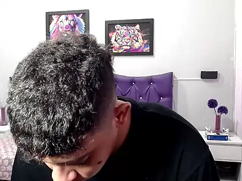 Alejandroo 22 online show from October 25, 1:35 pm