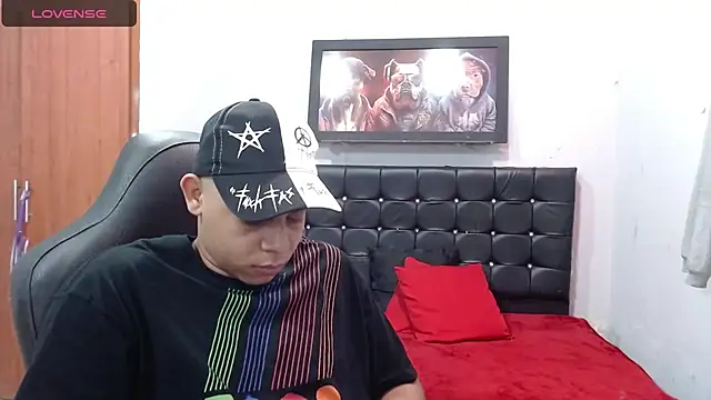 Snapshot of Alejandroo_22 chatting on March 21, 2:29 pm Alejandroo 22 online show from March 21, 2:29 pm
