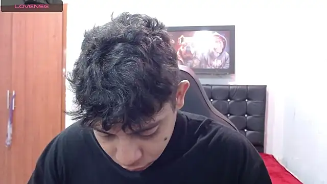 Snapshot of Alejandroo_22 chatting on March 15, 1:07 pm Alejandroo 22 online show from March 15, 1:07 pm