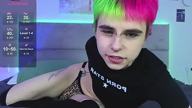 Snapshot of Alex_Vallley chatting on October 18, 11:09 pm Alex Vallley online show from October 18, 11:09 pm