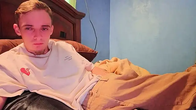 Ilovepussy1911 online show from April 3, 8:38 pm