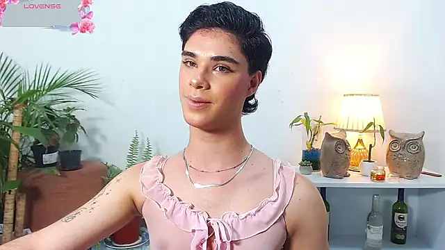 juanes puthee online show from March 13, 5:15 am