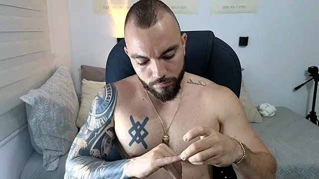 Snapshot of Isaac_Carter chatting on September 23, 11:20 am Isaac Carter online show from September 23, 11:20 am