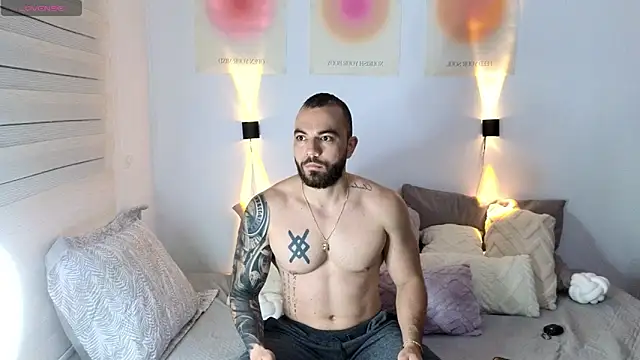Snapshot of Isaac_Carter chatting on March 12, 10:48 am Isaac Carter online show from March 12, 10:48 am