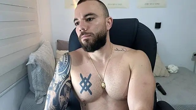 Snapshot of Isaac_Carter chatting on September 25, 11:31 am Isaac Carter online show from September 25, 11:31 am