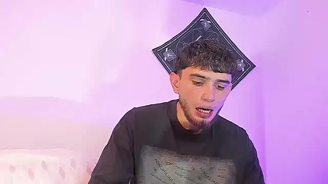 samevansx  online show from April 7, 7:36 pm