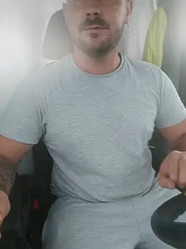 adisiadi online show from September 9, 4:56 am