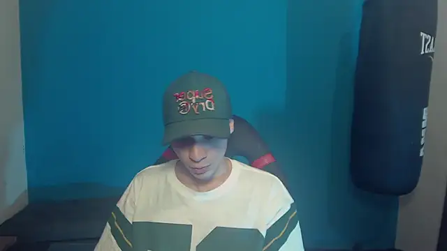 Snapshot of Burperking420_ chatting on October 6, 8:46 pm Burperking420 online show from October 6, 8:46 pm