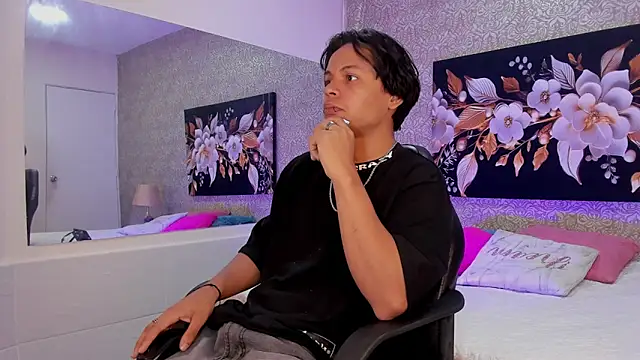 Snapshot of Draco_collins chatting on October 6, 8:35 pm Draco collins online show from October 6, 8:35 pm