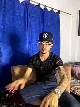 Snapshot of Zayn_kane chatting on September 30, 1:01 am Zayn kane online show from September 30, 1:01 am