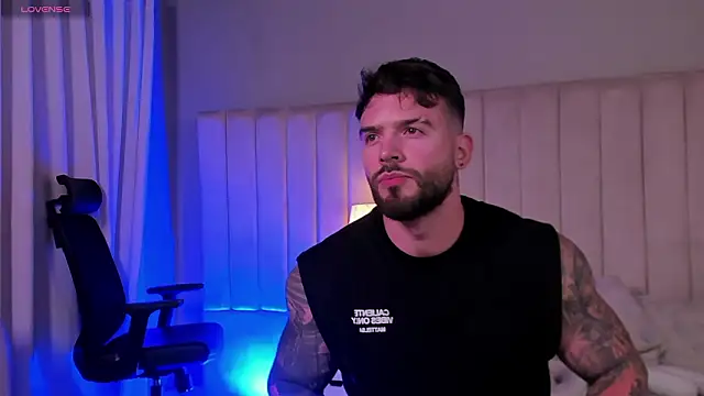 OLIVER COLT online show from March 21, 2:15 am