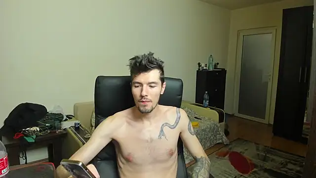 Snapshot of JustinPorno chatting on September 27, 9:56 pm JustinPorno online show from September 27, 9:56 pm