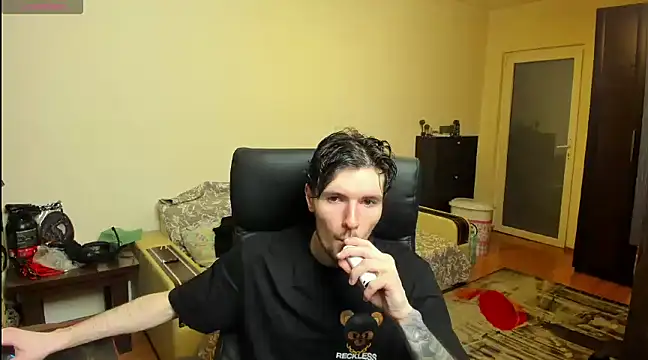 Snapshot of JustinPorno chatting on March 12, 11:54 pm JustinPorno online show from March 12, 11:54 pm