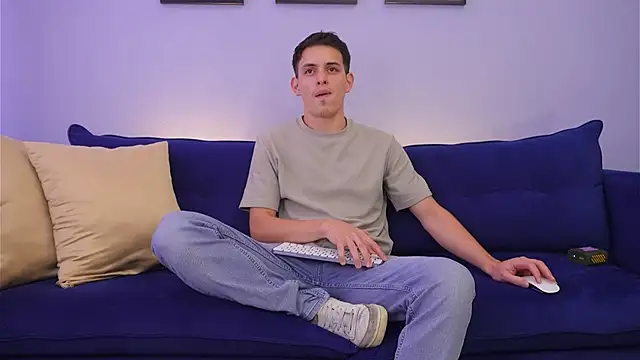 mask guy online show from March 17, 3:08 pm