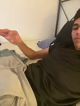 guarrillo21 online show from March 18, 5:05 pm