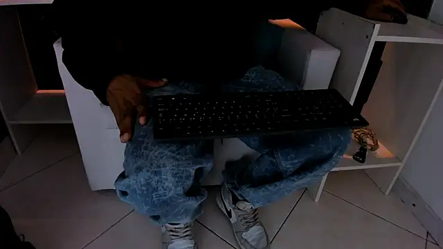 Gregory Sforza online show from April 28, 3:11 am