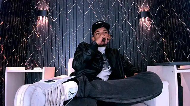 Gregory Sforza online show from April 26, 3:15 am