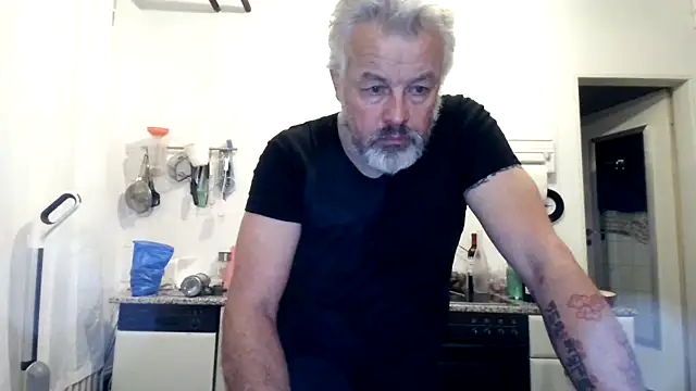 Berg Boy online show from December 2, 10:13 pm