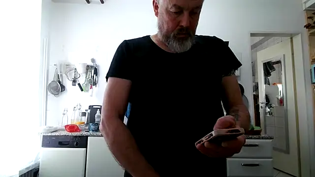 Berg Boy online show from February 17, 9:41 am