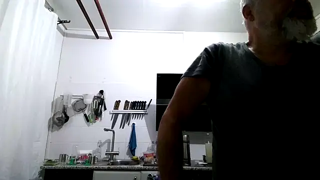 Berg Boy online show from April 1, 9:01 pm