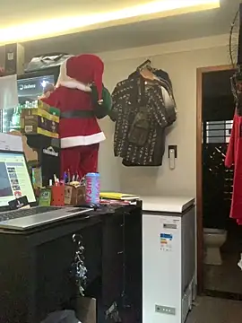 craxybaby online show from December 21, 9:45 pm