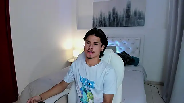 MathewAdams online show from October 24, 7:48 pm