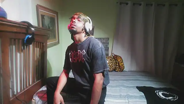 Snapshot of anthonyroth chatting on October 22, 2:26 am anthonyroth online show from October 22, 2:26 am